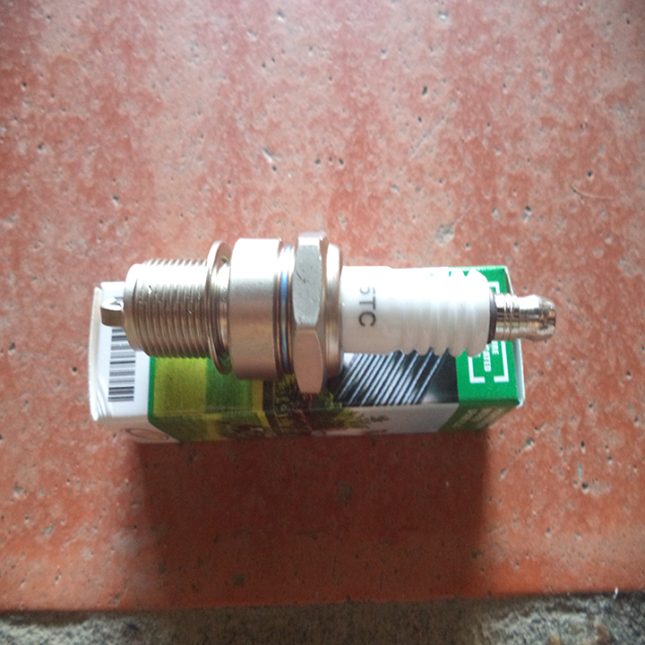 Bugi máy cắt cỏ,máy cưa,máy phát điện,máy đầm cóc dùng cho máy 2 thì mã F5TC