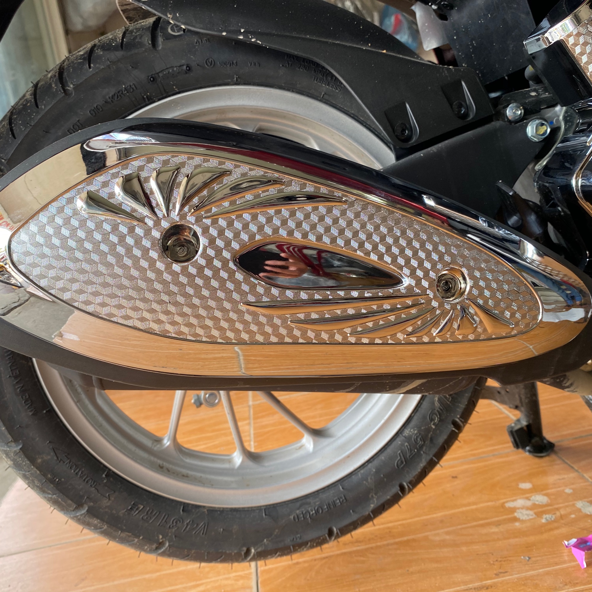 ốp Trang trí sh mode 2023-2020 crom