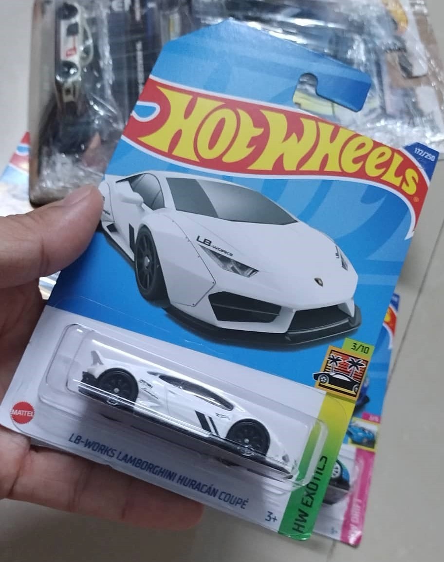 Xe Hotwheels Siêu Xe Lamborghini Huracan Coupe LB-Works