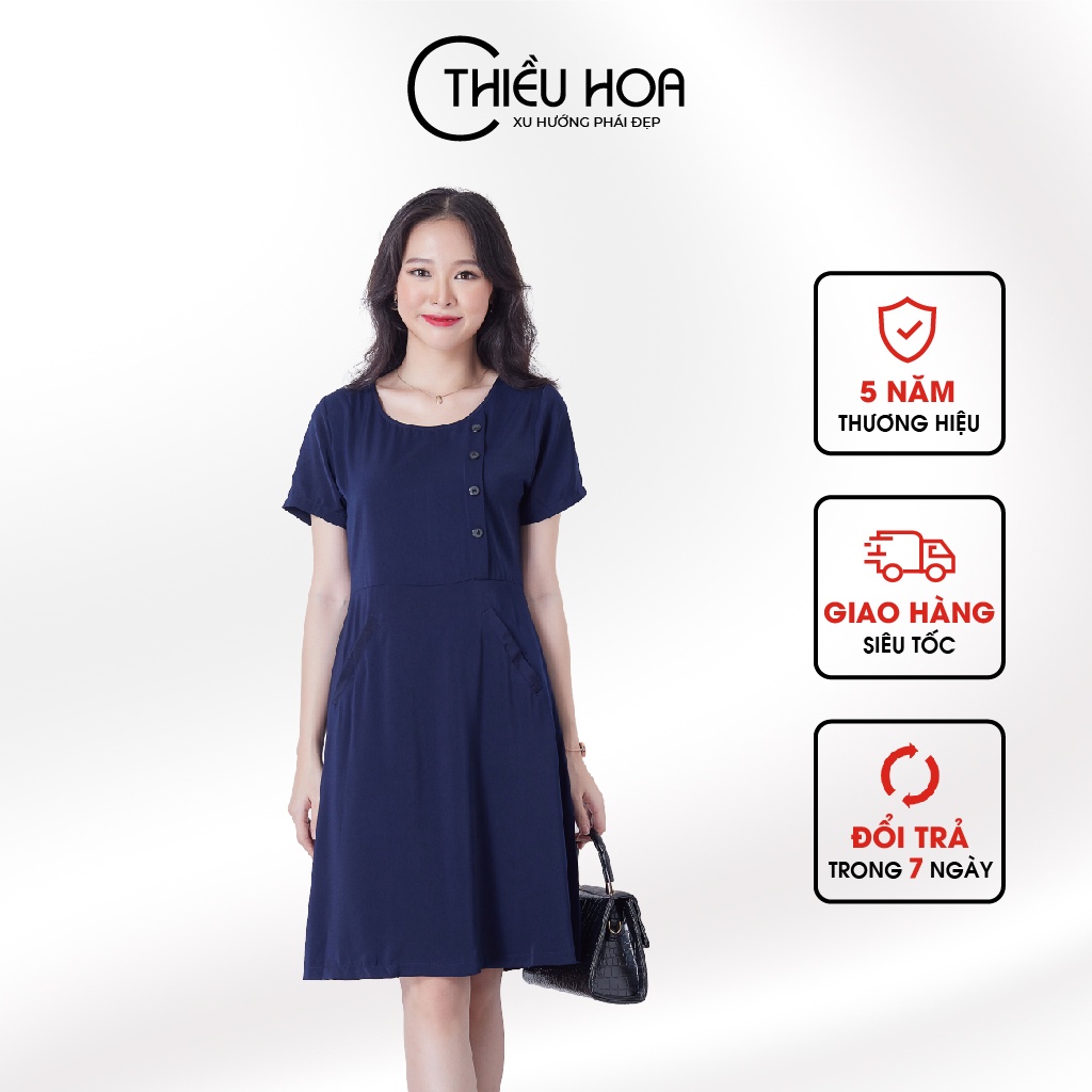 Đầm lụa tay ngắn thiều hoa dáng xòe, phần cúc ngực đính lệch thanh lịch, nhã nhặn p682