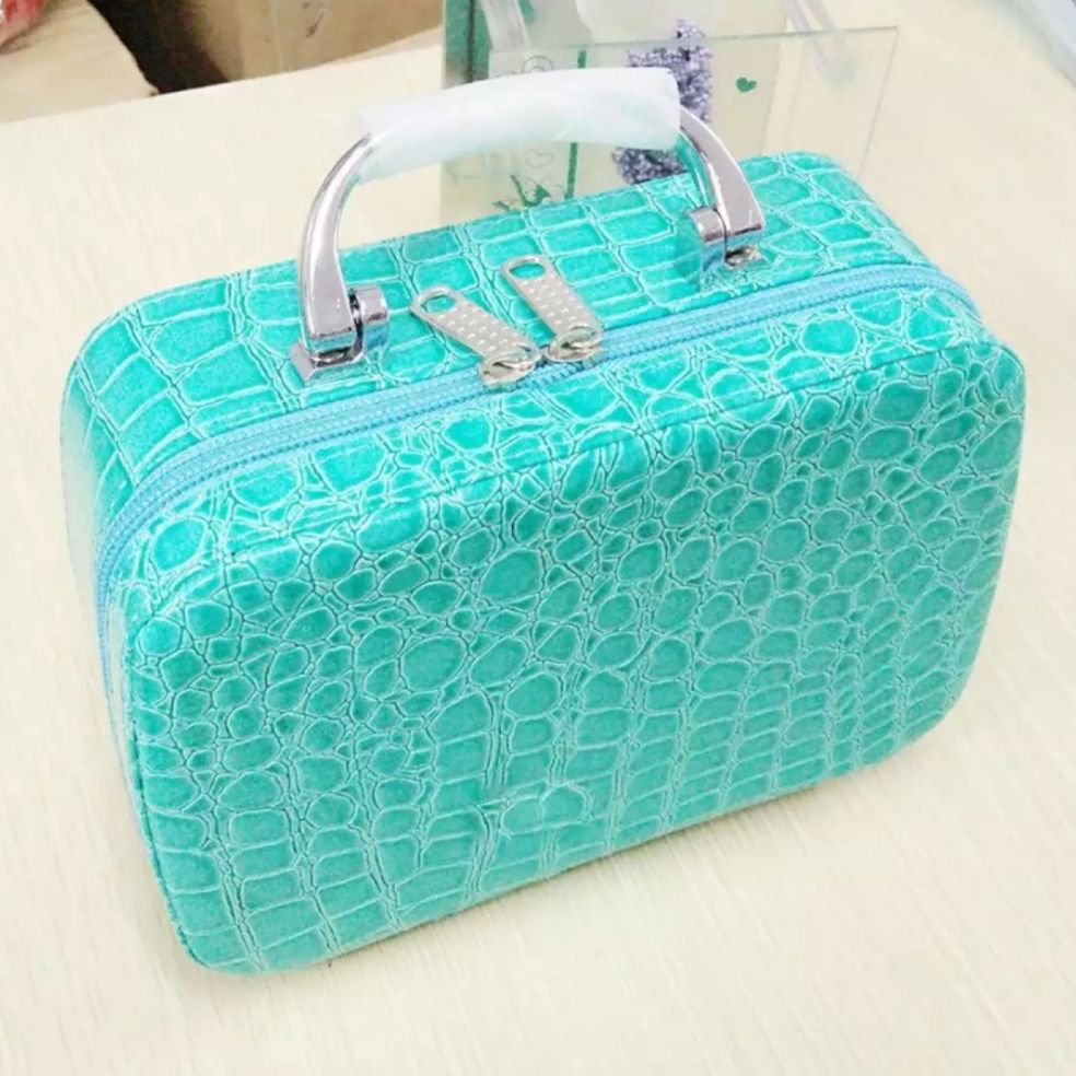 Hộp đựng mỹ phẩm da rắn. Kích thước: 20 x 14 x 7cm. Cốp đựng mỹ phẩm. Vali đựng mỹ phẩm.