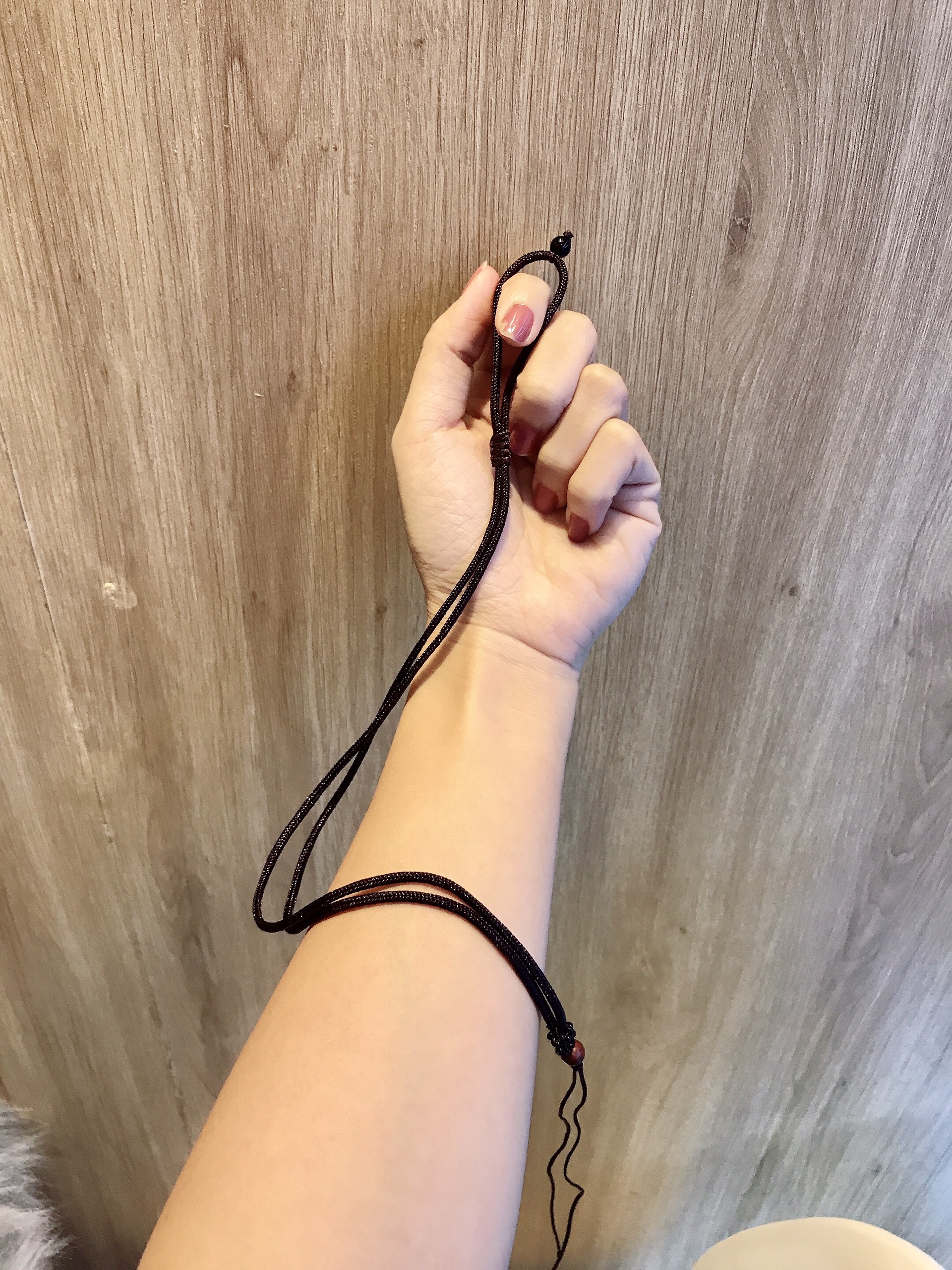 Dây đeo cổ Phong Thủy màu đen phối hạt