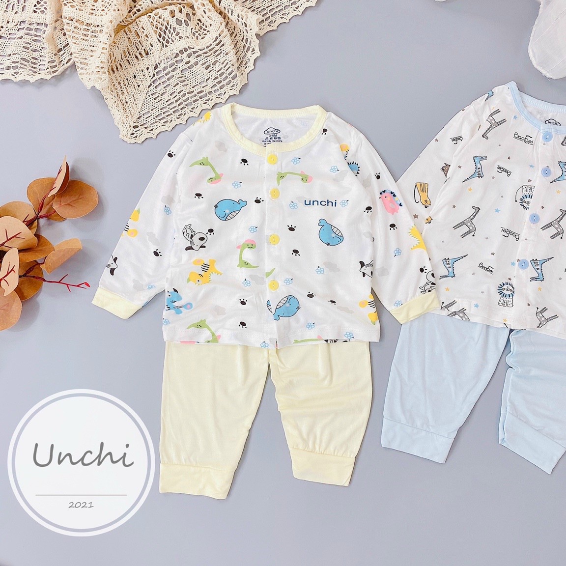 Bộ dài cúc giữa áo trắng quần màu UNchi vải peitit siêu mềm mát cho bé
