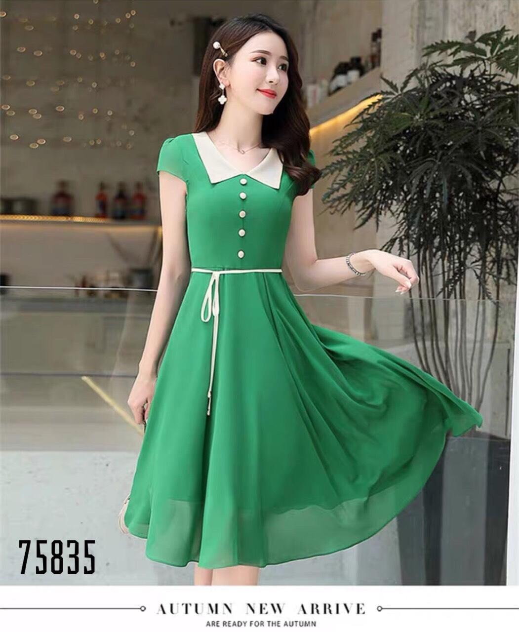 Đầm xòe đính cúc cực sang xẻ tà cho chị em mkm