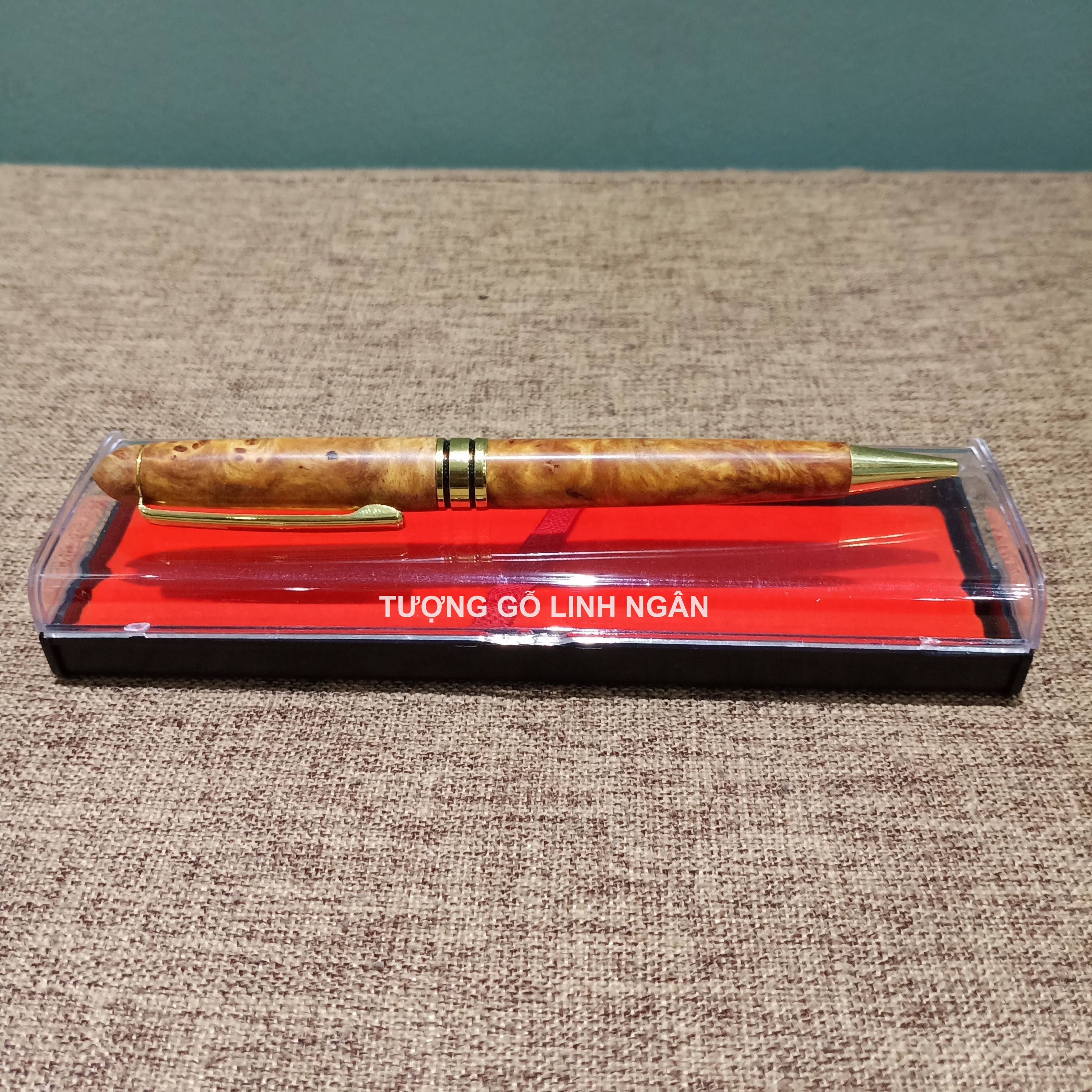 Bút bi ký vỏ gỗ Nu huyết long