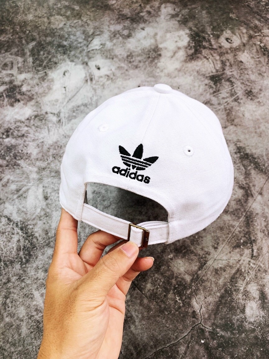 Mũ adidas trắng logo 3d