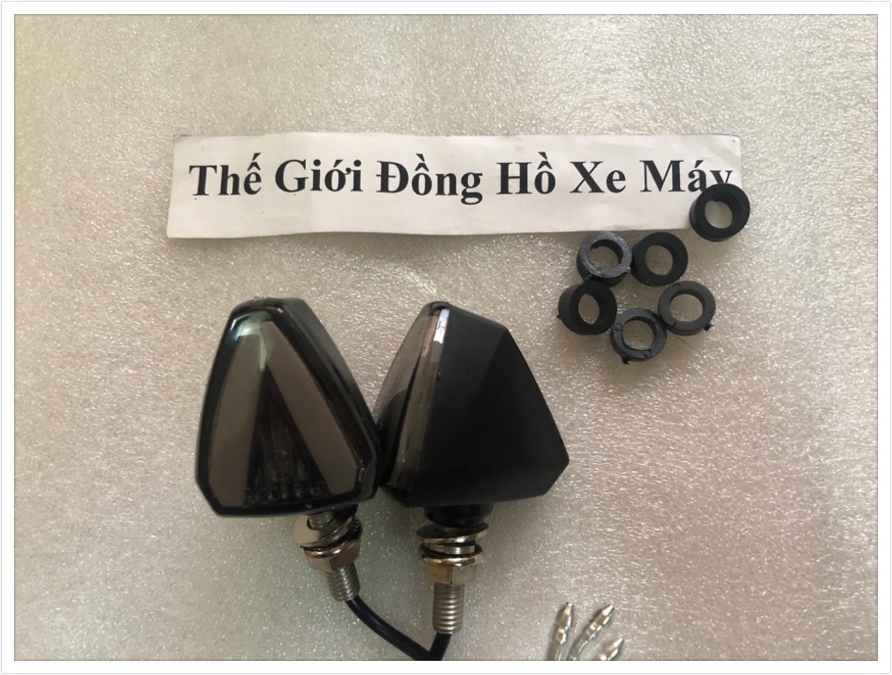 Xi nhan tam giắc, tam giác