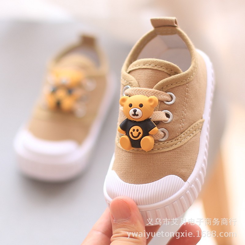 Giày Vải cho bé trai bé gái đế mềm có hình gấu cho bé từ 9 tháng đến 4 tuổi - Giày thể thao Sneaker Màu Nâu Kaki Dễ Thương Chú Gấu Con