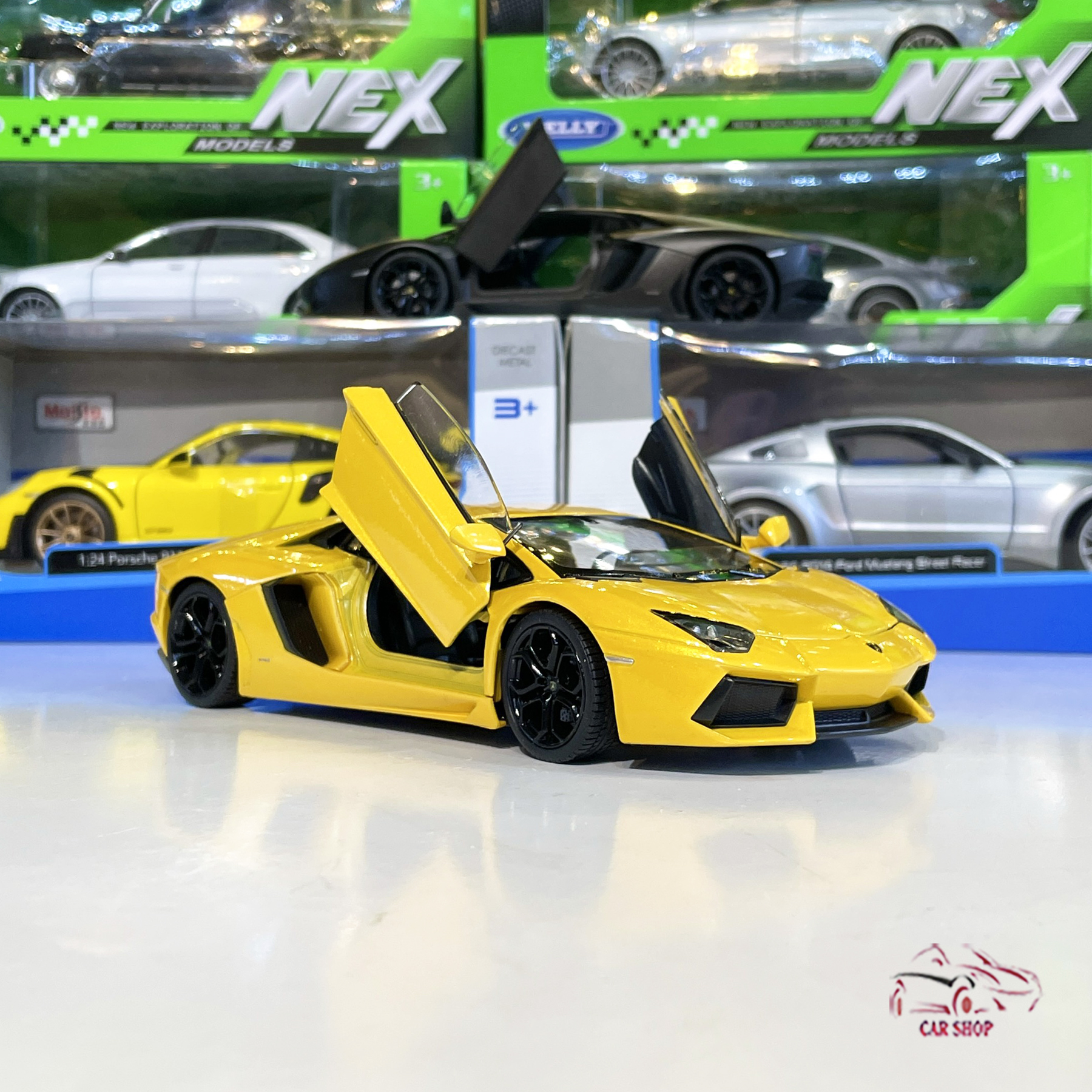 Mô hình xe hợp kim Lamborgini-Aventador LP700 tỉ lệ 1:24 Welly màu vàng