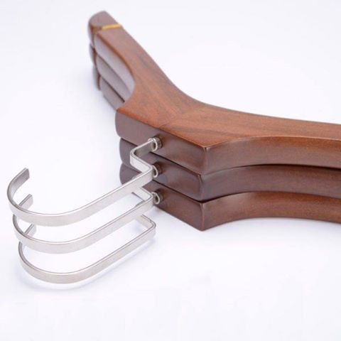 Móc treo quần áo nữ nâu bằng đệm vai chống tuột quần áo,đầu móc xoay 360 chuyên dùng cho shop thời trang váy cưới