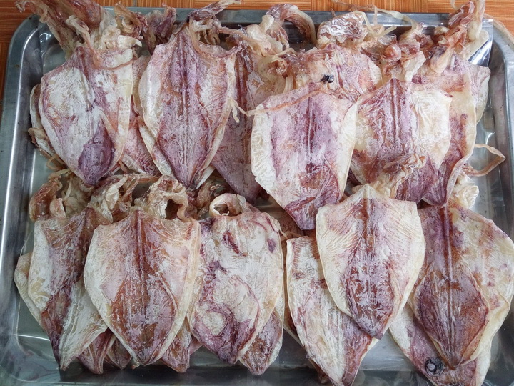 Khô mực cán, khô mực câu loại trung 40-50 con 1 kg đặc sản cà mau, túi hút chân không 200gram