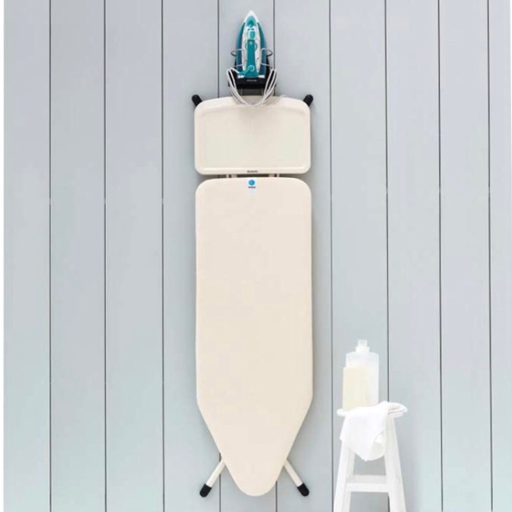 Giá treo bàn là và cầu là Brabantia