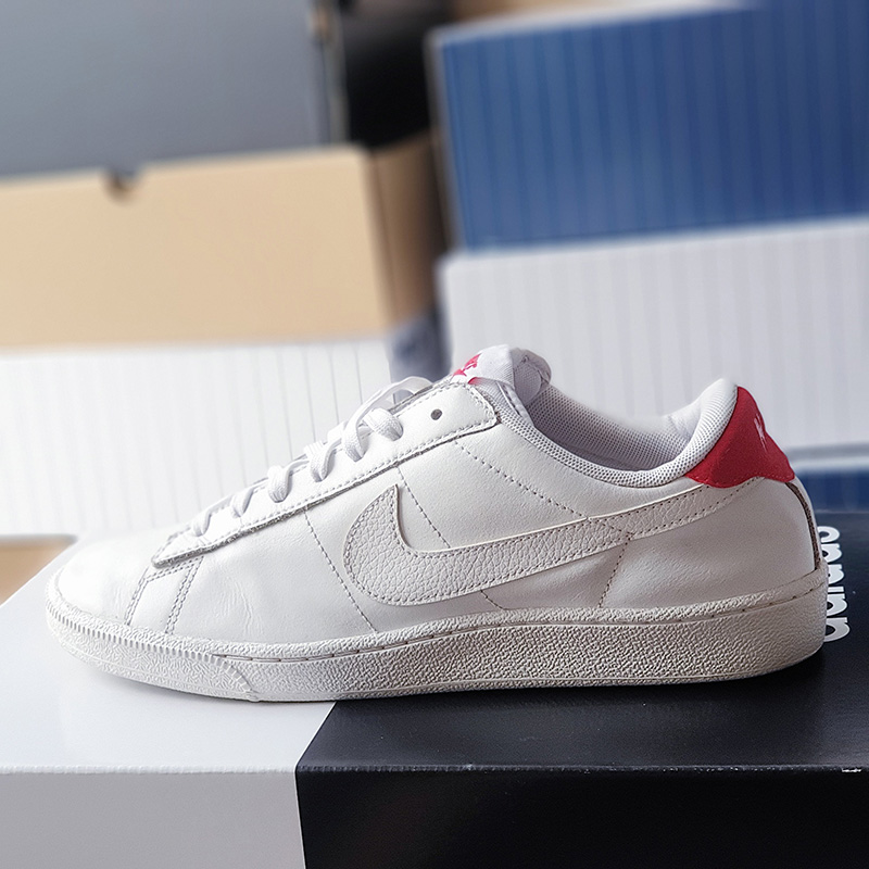 Giảm ₫100,000] Giày Nike Tennis Classic CS Casual Shoes White Red, size 42,  real 2hand - tháng 4/2023 - BeeCost