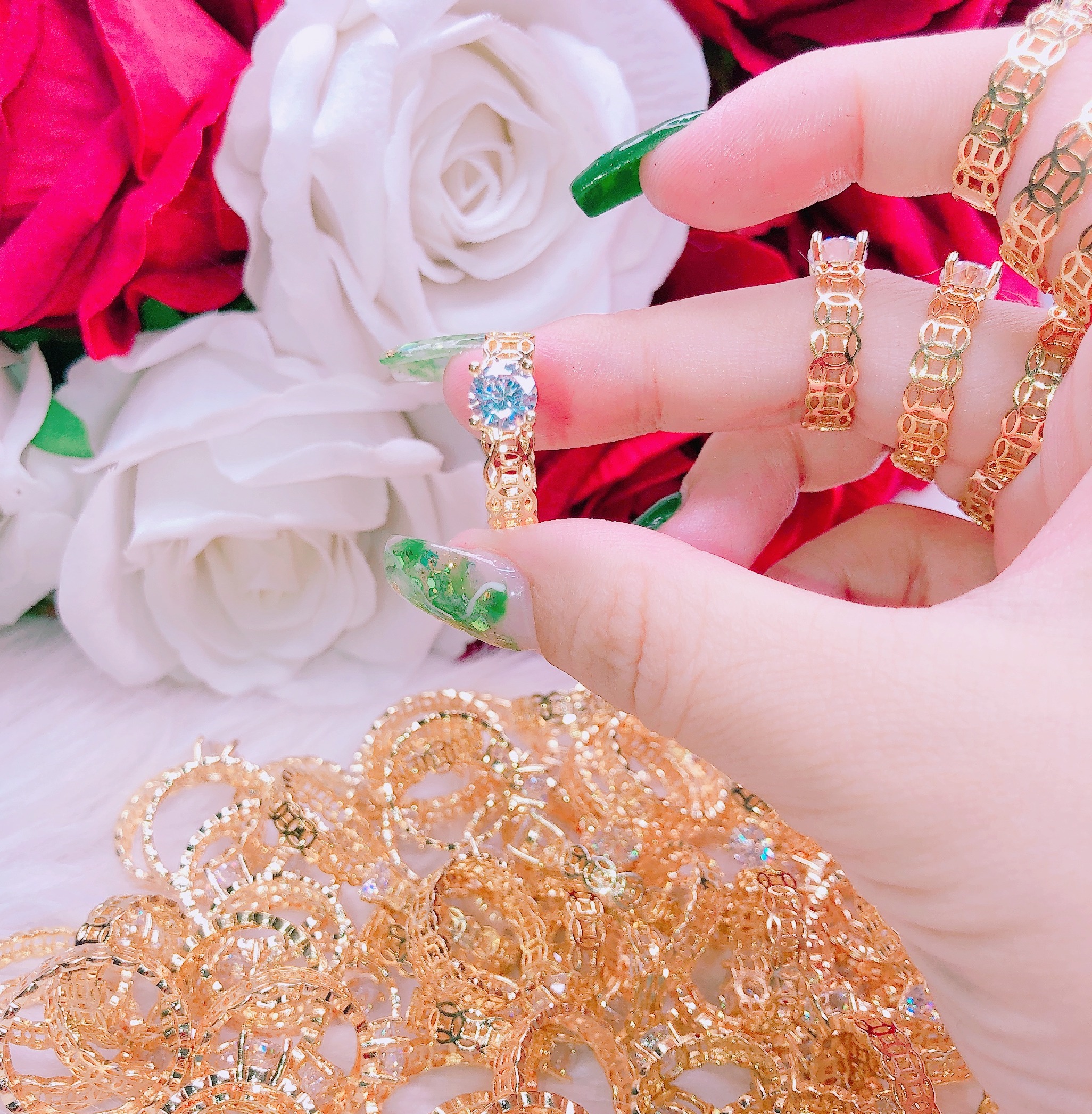 Nhẫn nữ mạ vàng 18k, thật đính đá pha lê màu sắc rực rỡ sáng lấp lánh - Trang Sức GADO N007
