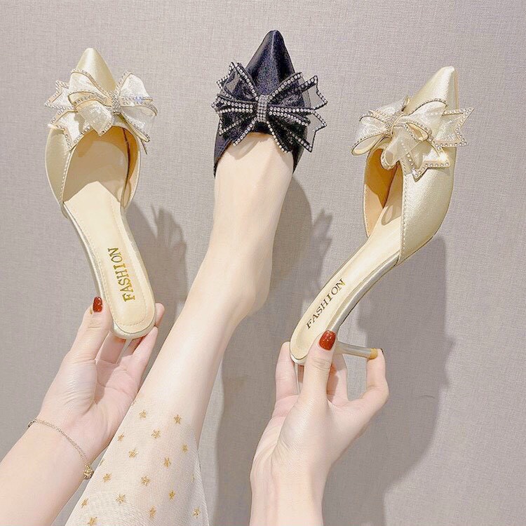 Sục 5p có nơ shop có màu đen và kem, hàng cao cấp