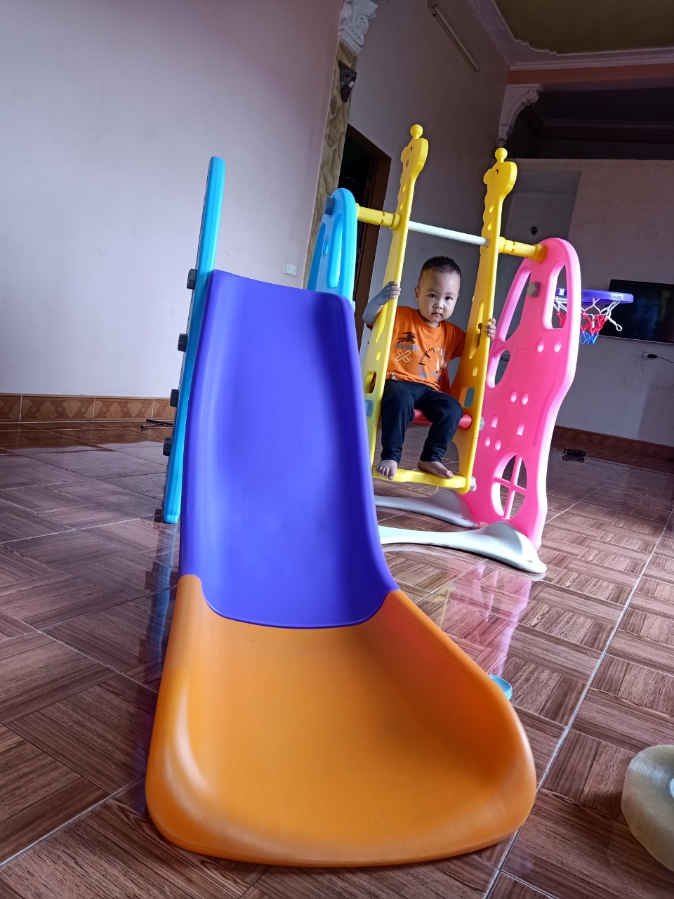 Cầu trượt - xích đu- bóng rổ liên hoàn