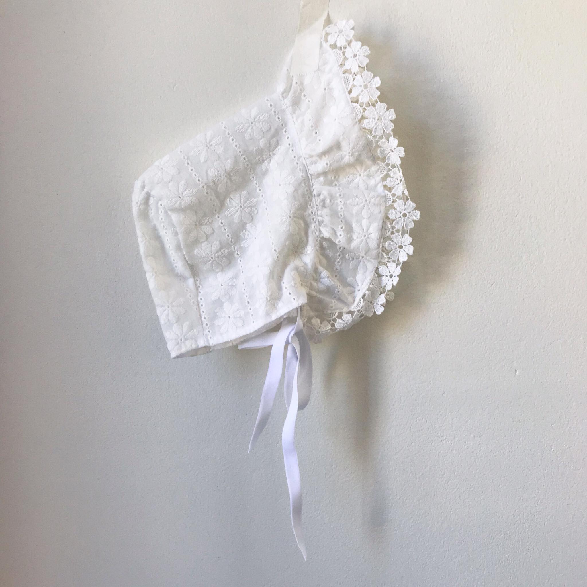 Mũ bonnet tiểu thư cho bé  vành ren hoa ngẫu nhiên
