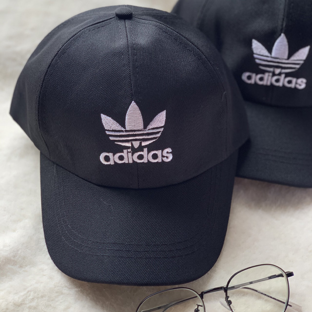 [HCM]Nón Lưỡi Trai Thêu Chữ ADIDAS Nam Nữ Thời Trang Màu Đen Cá Tính | Mũ Lưỡi Trai Nón Kết Chất Liệu Vải Gọn Nhẹ Mũ Kiểu Dáng Đẹp Đơn Giản Không Lỗi Thời Dành Cho Cặp Đôi