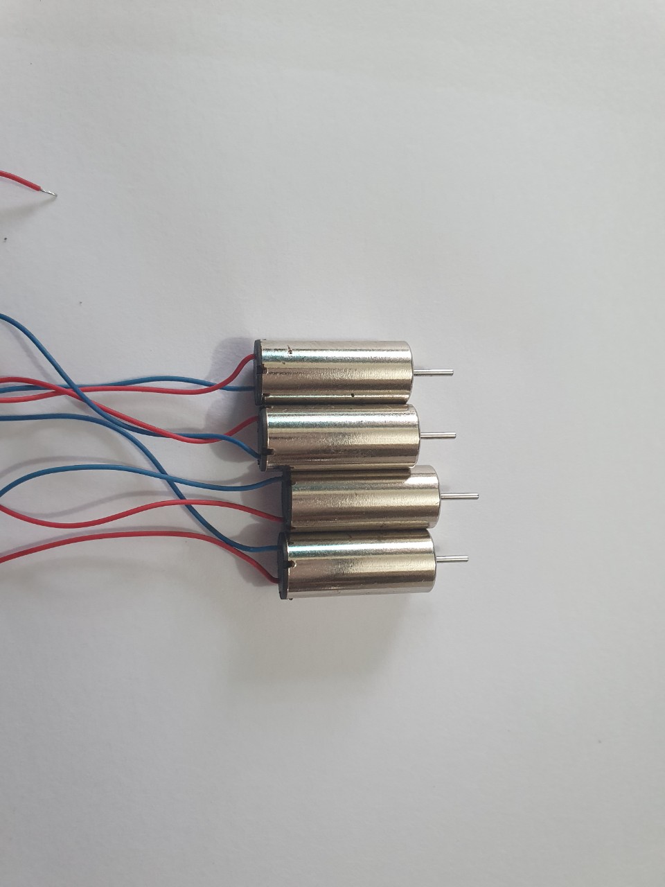 Bộ 4 motor corless 716 trục 0.8mm si&ecirc;u khỏe