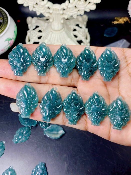 Mặt hồ ly chúa màu lam đậm, mặt hồ ly chúa mẫu mới
