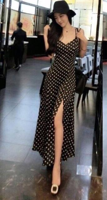 Đầm maxi lụa bi 2 dây xẻ đùi xinh xắn