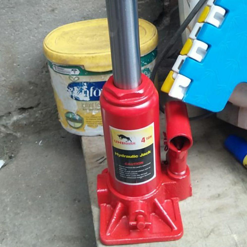 kích ( con đội ) nâng ô tô thủy lực loại 4 tấn