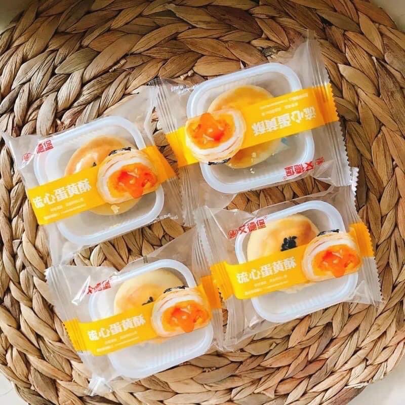 Bánh pía trứng muối chảy