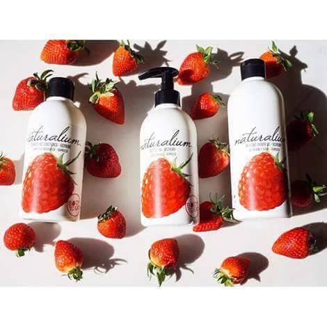 Sữa tắm hương trái Mâm xôi – Naturalium Moisturizing Shower Gel Raspberry