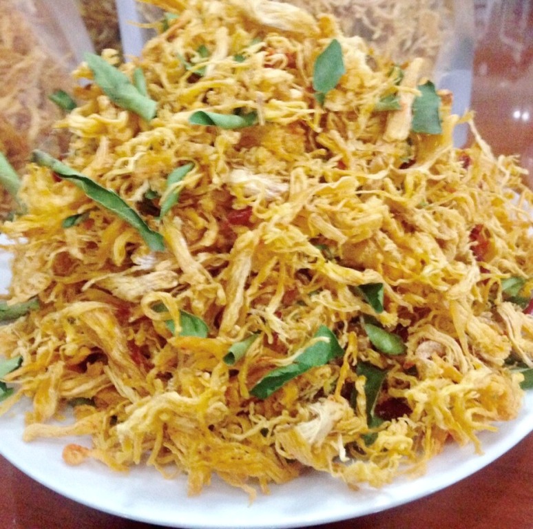 [HCM]2Kg Khô gà lá chanh CAY GIÒN VỪA Lày Hoà (4 bịch zipper 500g) chế biến từ những nguyên liệu tươi mới đảm bảo vệ sinh an toàn thực phẩm.