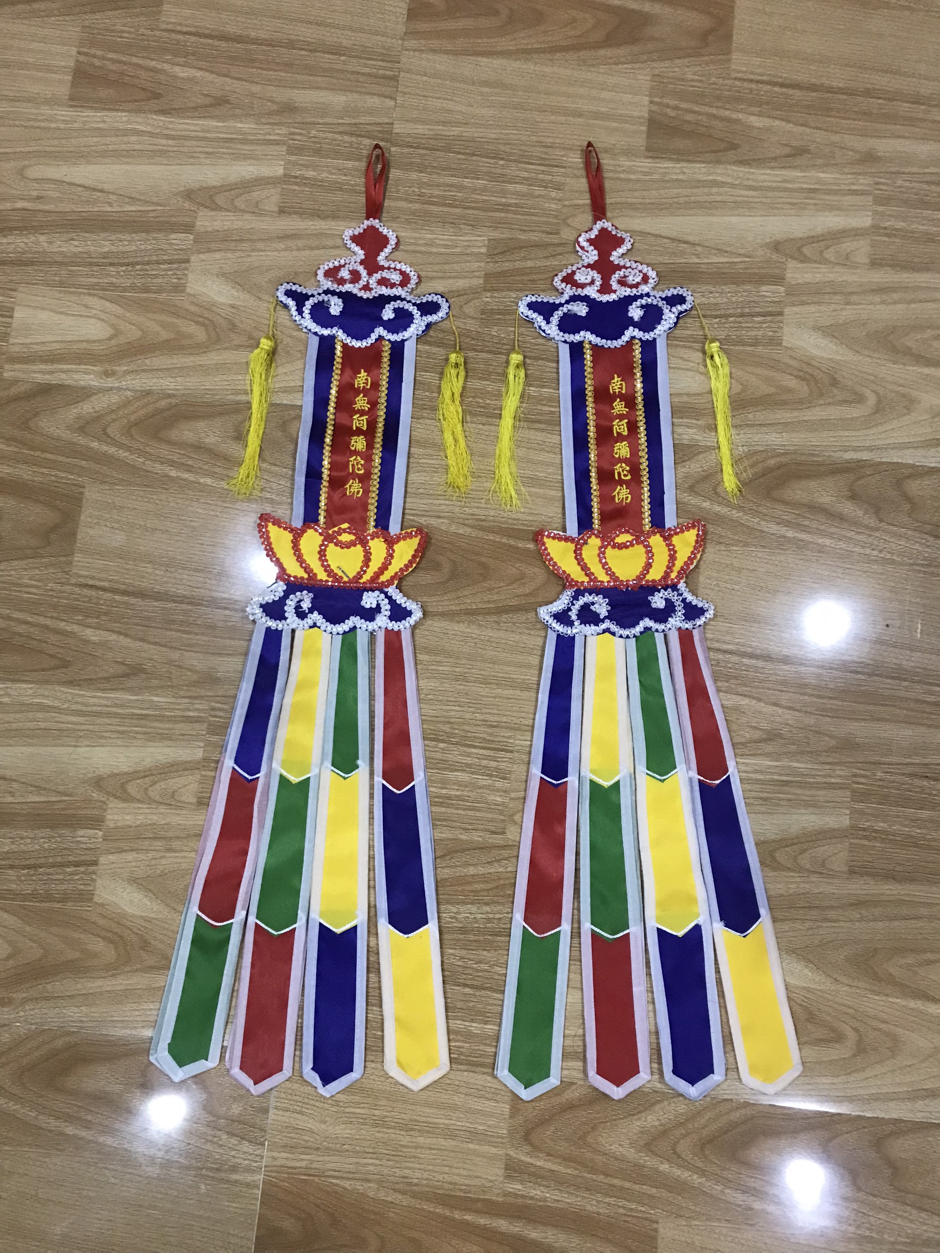 Tràng phan Phật giáo, phướn phật loại 80cm, chất liệu vải satanh, thêu 2 mặt