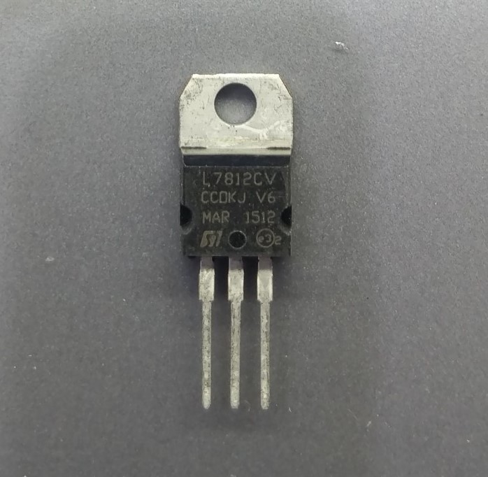 5 cái ic nguồn 12v 7812