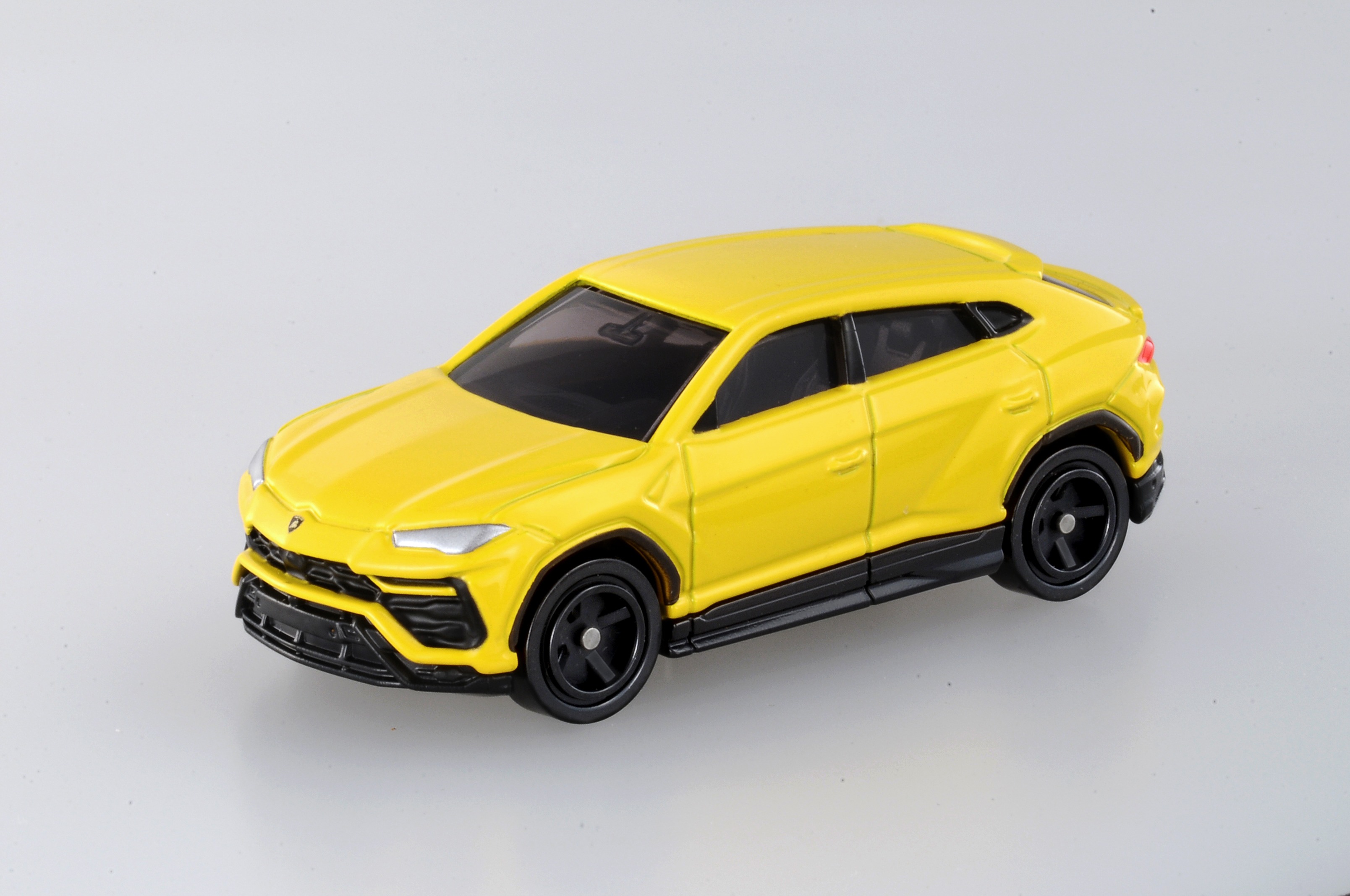 Xe thể thao Lamborghini Urus 102748