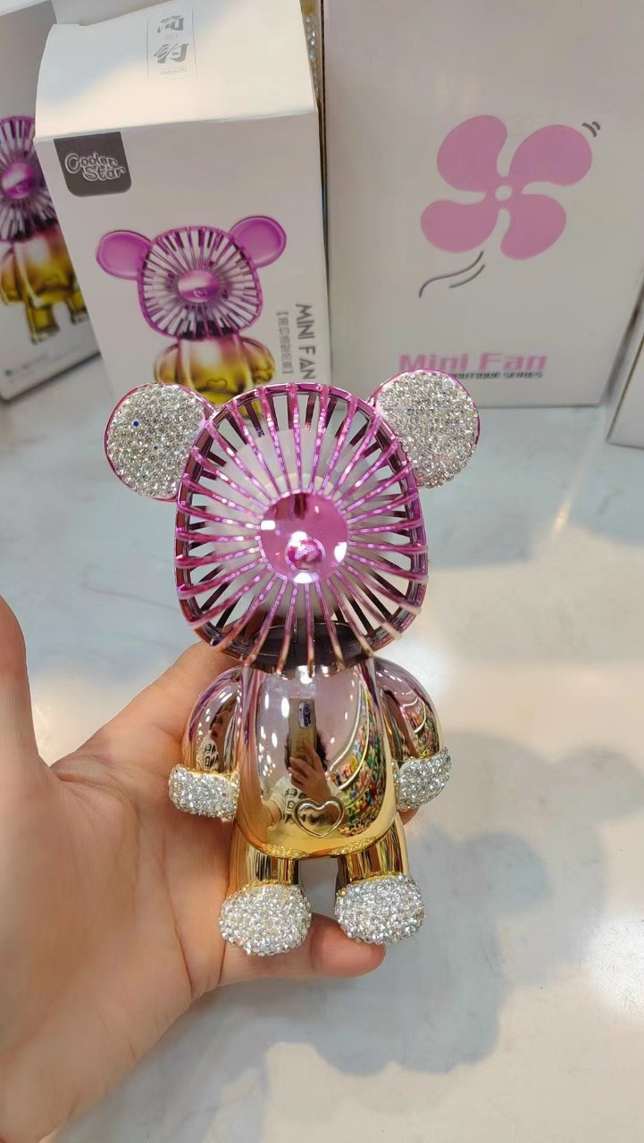 Quạt tích điện mini cầm tay 3 tốc độ, quạt mini cầm tay hình gấu bearbrick