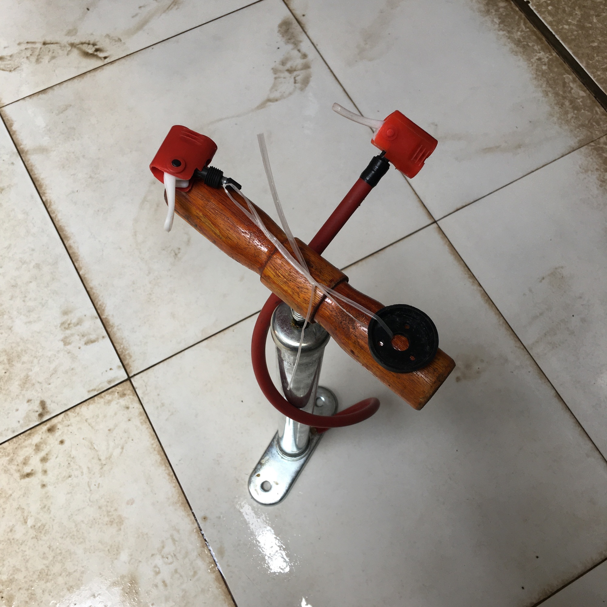 BƠM XE ĐẠP XE MÁY QUỐC PHÒNG SIÊU BỀN