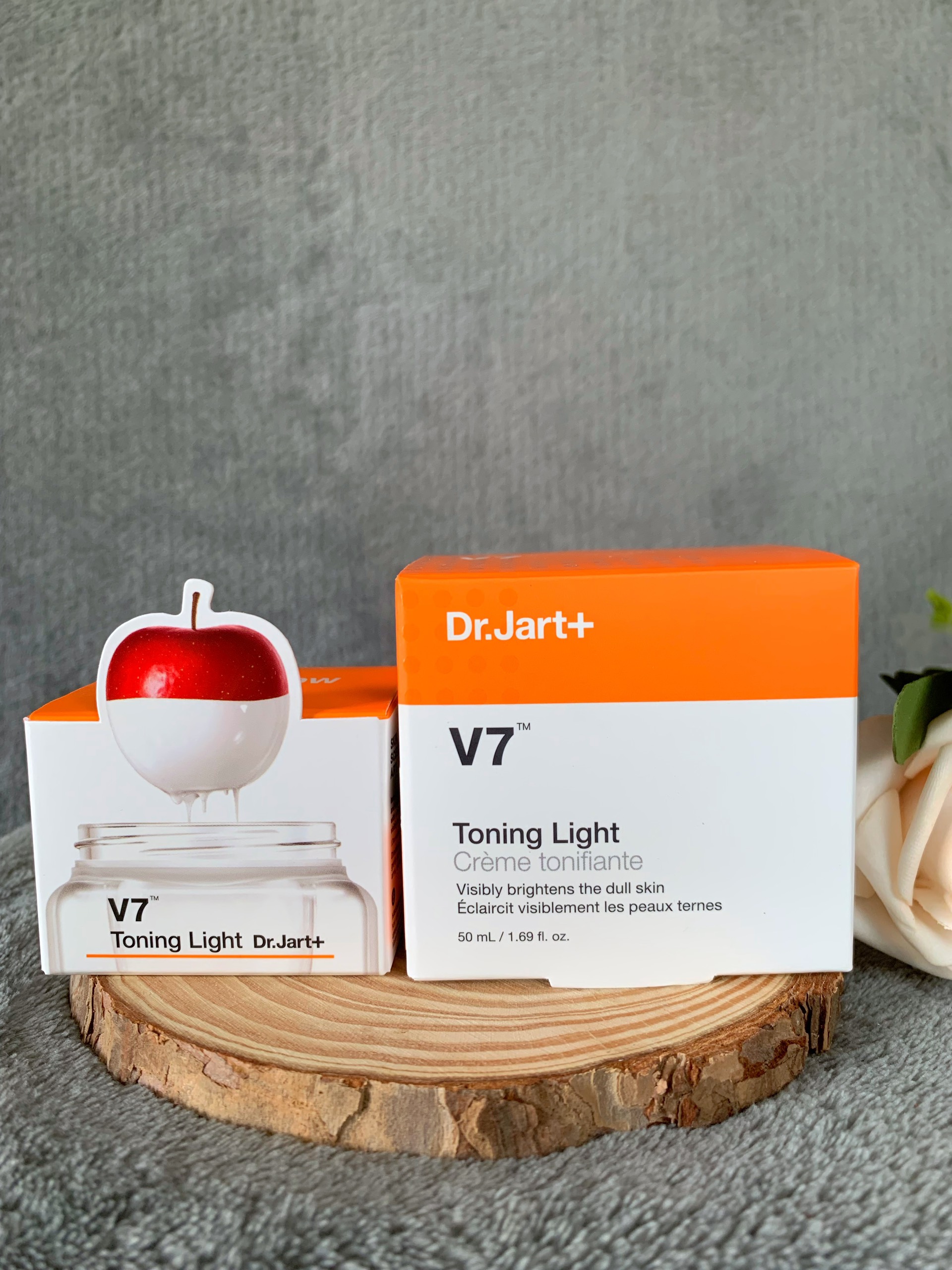 Kem dưỡng trắng V7 Toning Light hộp minisize/ fullsize