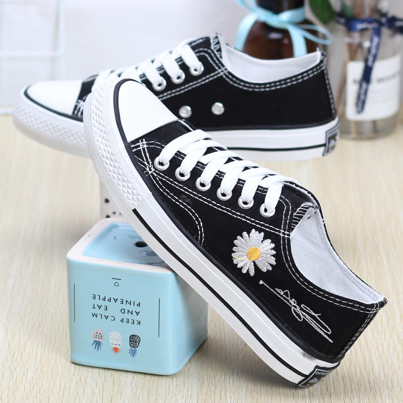 Giày thể thao nữ cổ thấp Ulzzang bata đen trắng đế bánh mì độn đế vải canvas vintage conver cute họa tiết hoa cúc