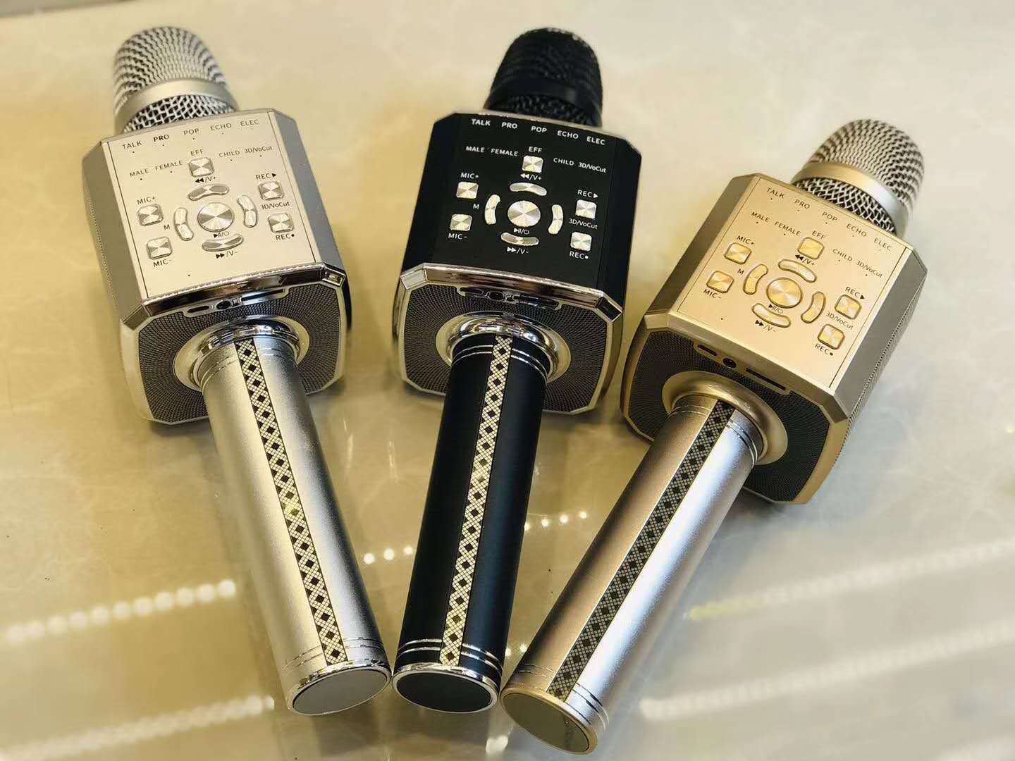 Micro bluetooth hát karaoke không dây ys-97 đa năng nghe nhạc cực hay âm bass cực đỉnh mic bắt giọng rất tốt hỗ trợ kết nối usb thẻ nhớ cổng 3.5 hàng bảo hành 12t
