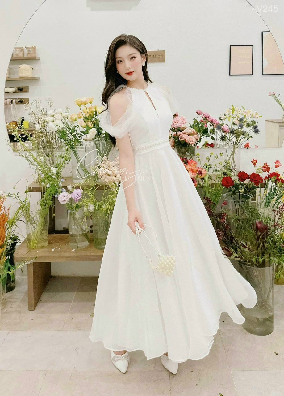 Đầm voan chingfon phối dây cườm cổ, dây cườm eo