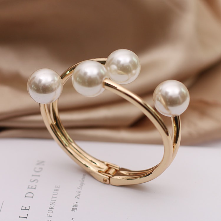 Vòng tay ngọc trai nhân tạo mạ vàng 14k