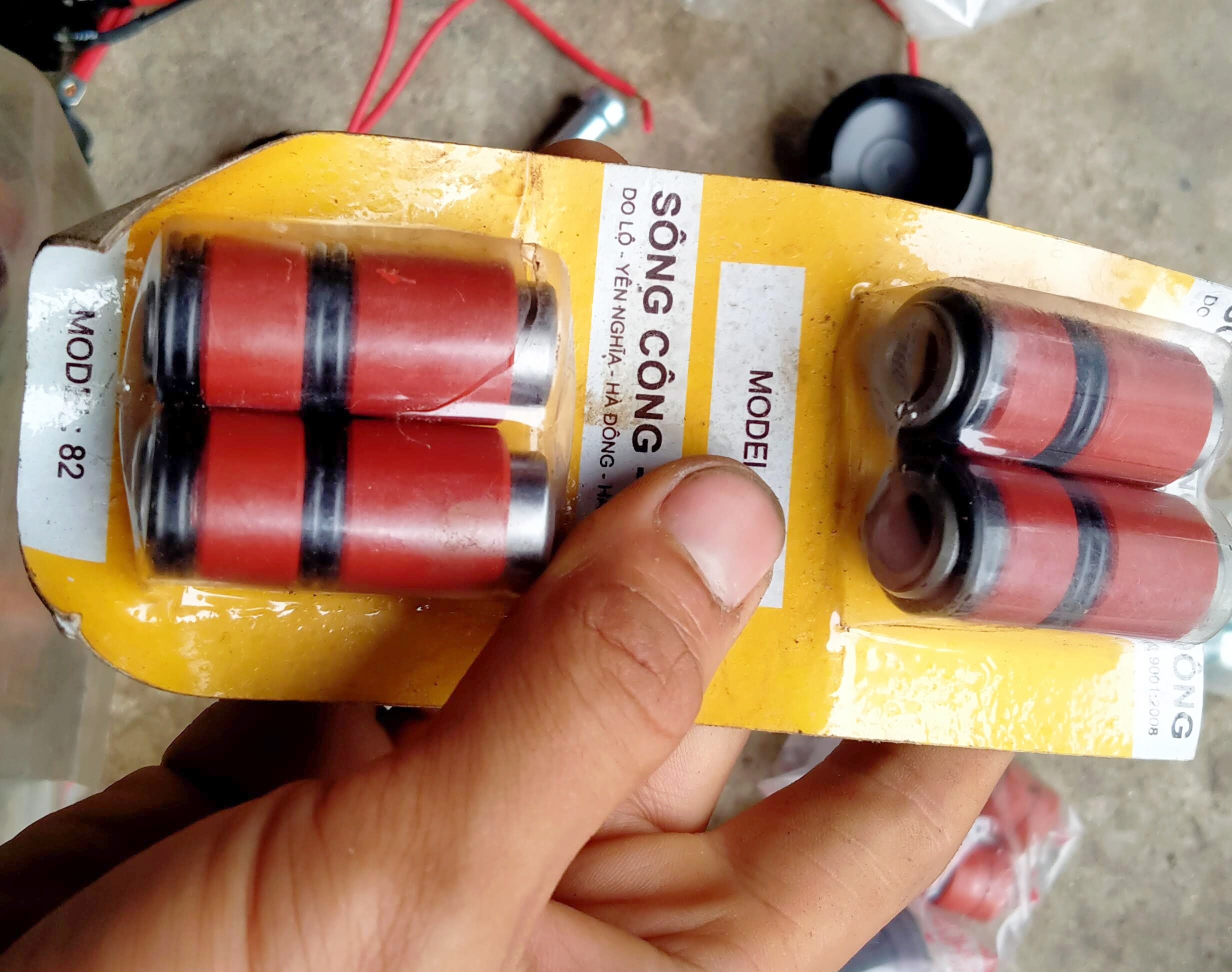 trọn bộ bạc giò gà giảm sóc trước xe 82 DD DH đèn vuông