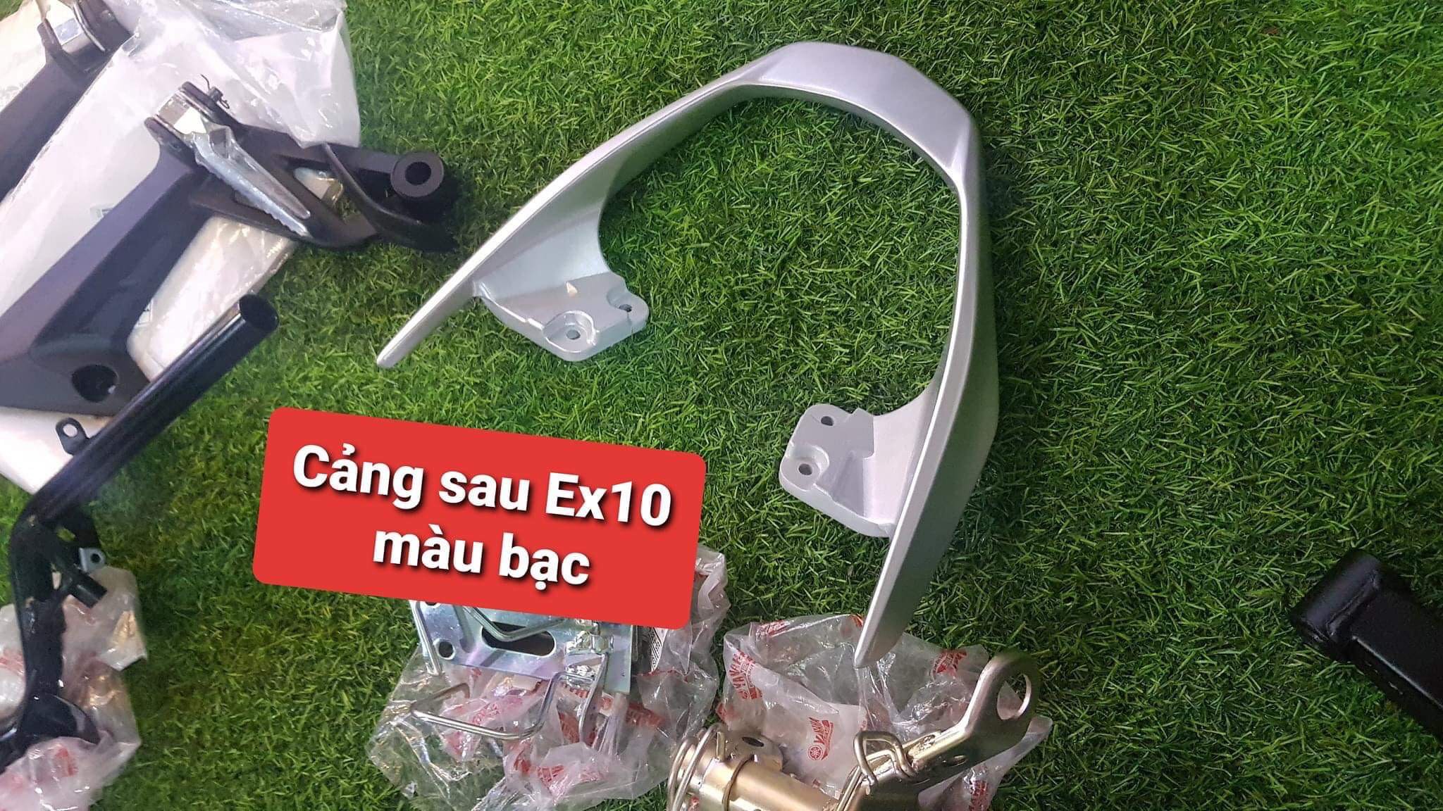 Cảng sau xe ex135 2010 chính hãng