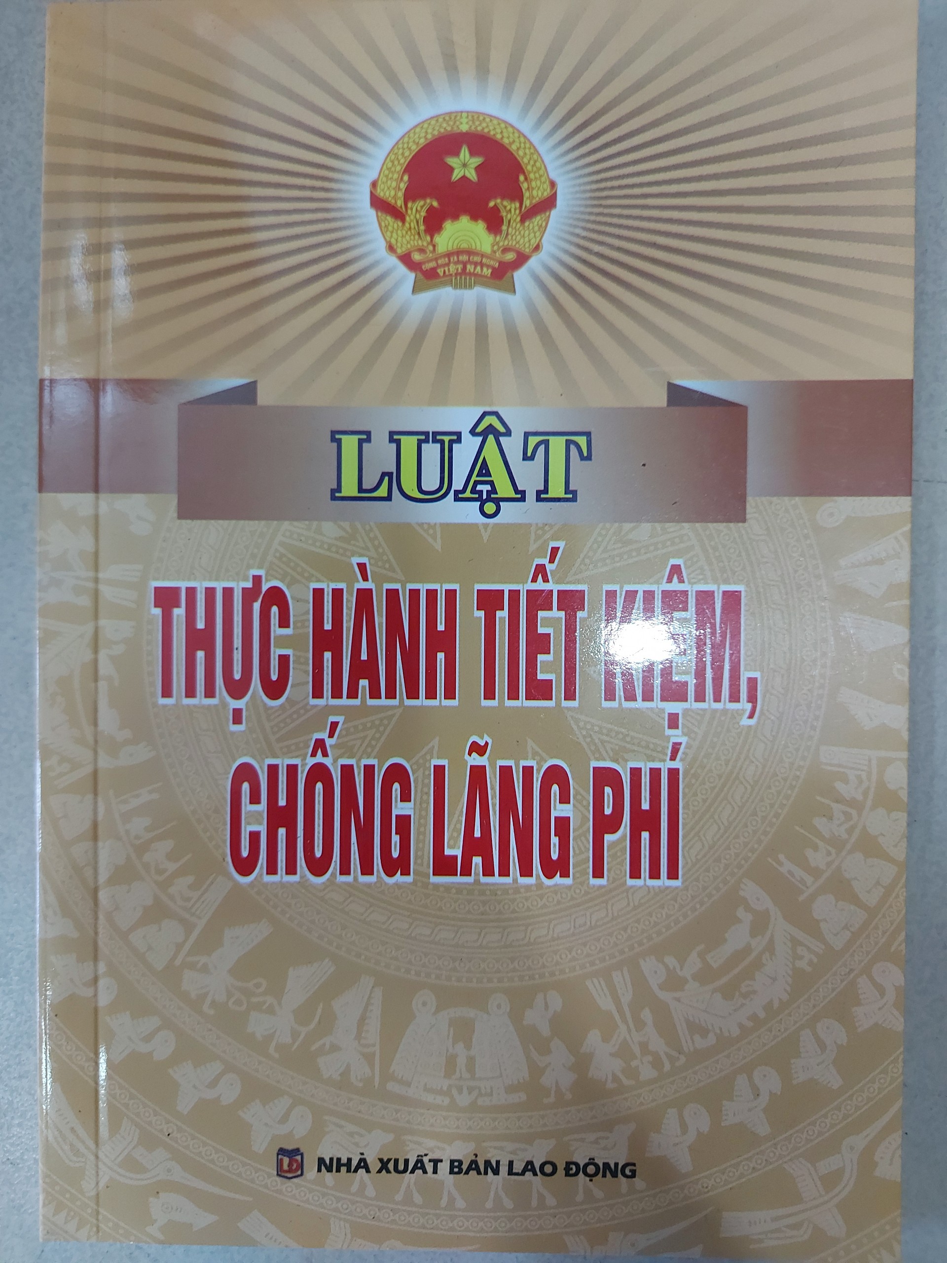Sách - Luật thực hành tiết kiệm, chống lãng phí