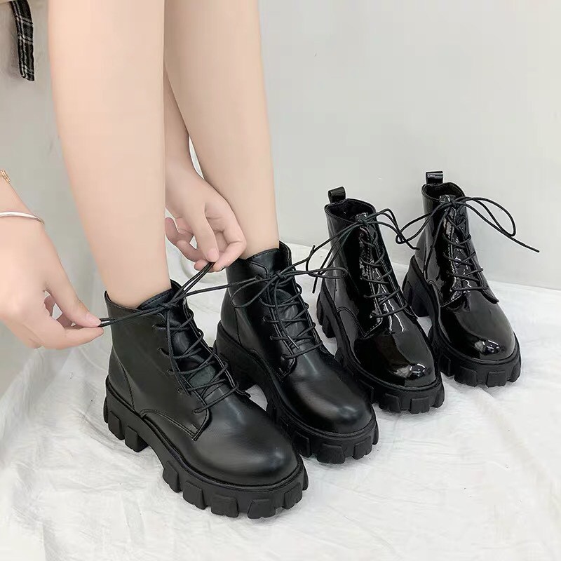 Bốt nữ cổ lửng dáng đơn giản đế gồ Martin
