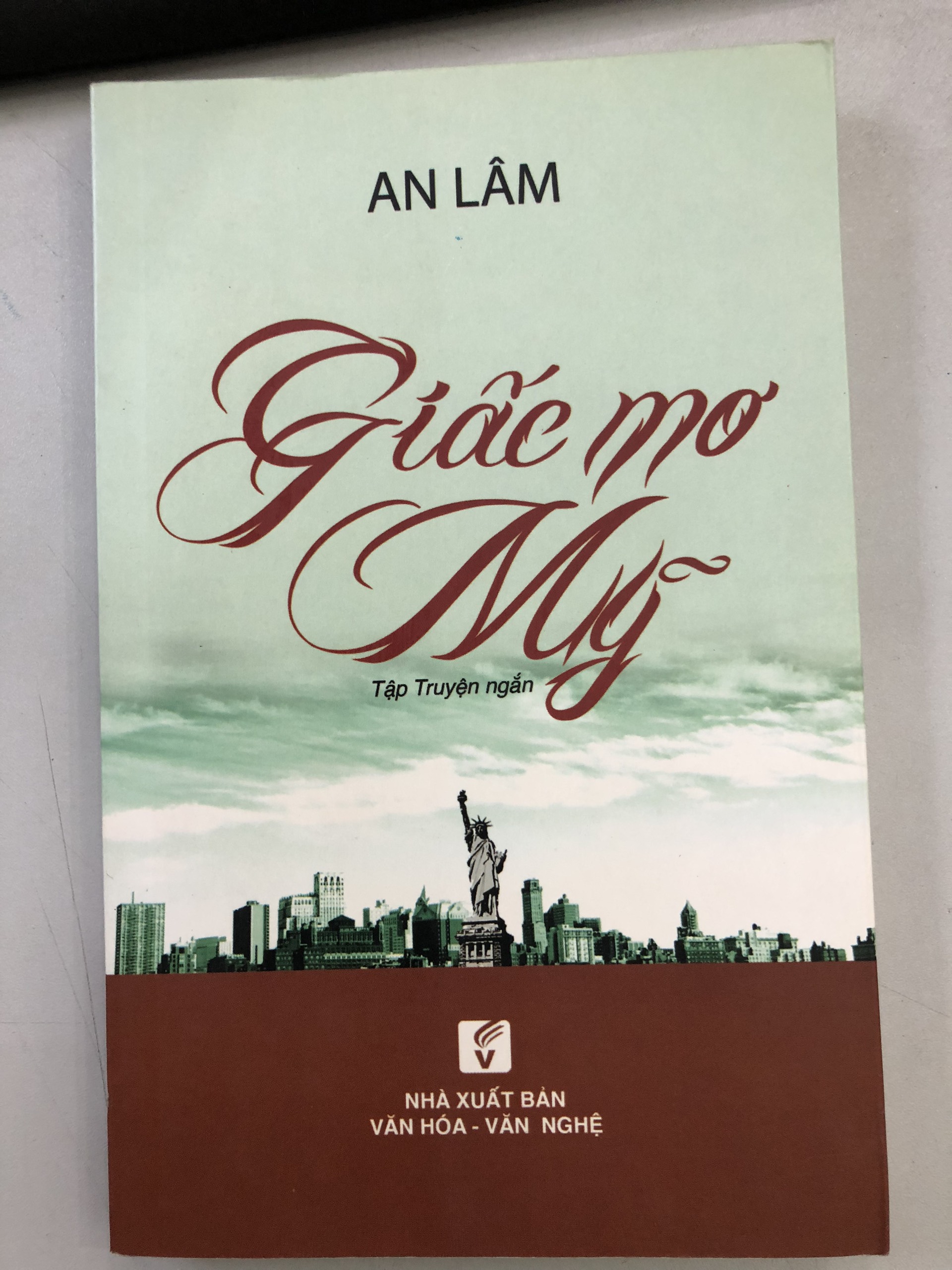 Nxbhcm - sách giấc mơ mỹ - tập truyện ngắn