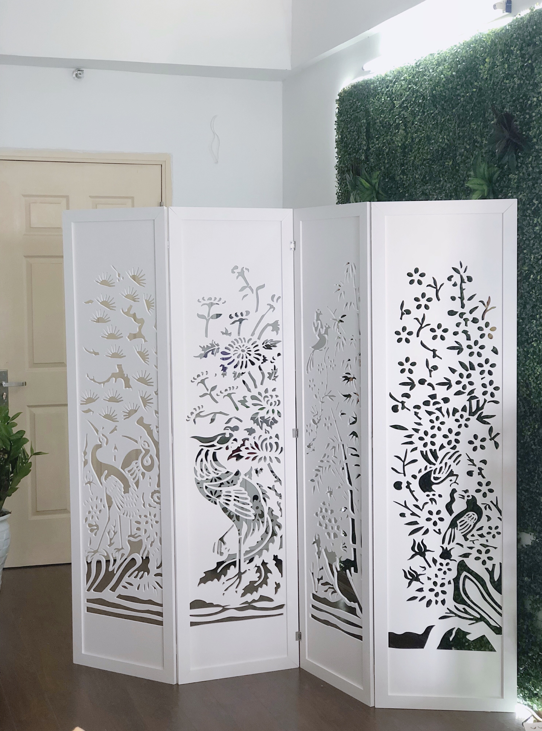 Bộ vách tứ quý: tùng-cúc-trúc-mai, màu trắng thanh lịch 180x200cm + tặng kèm chân vách - home decor