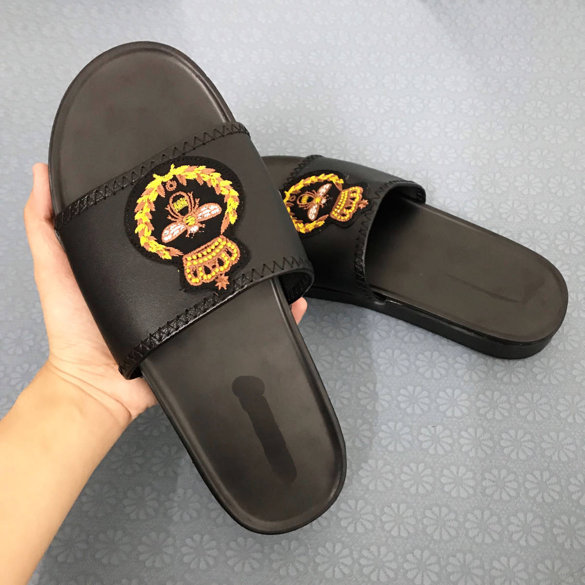 Dép Quai Ngang Nam - Dép Lê Nam Họa Ong - Đế Cao Su 2 Lớp Quai Da Hàng Cao Cấp Chất Lượng Cao Thời Trang Cho Các Chàng - Các Nàng