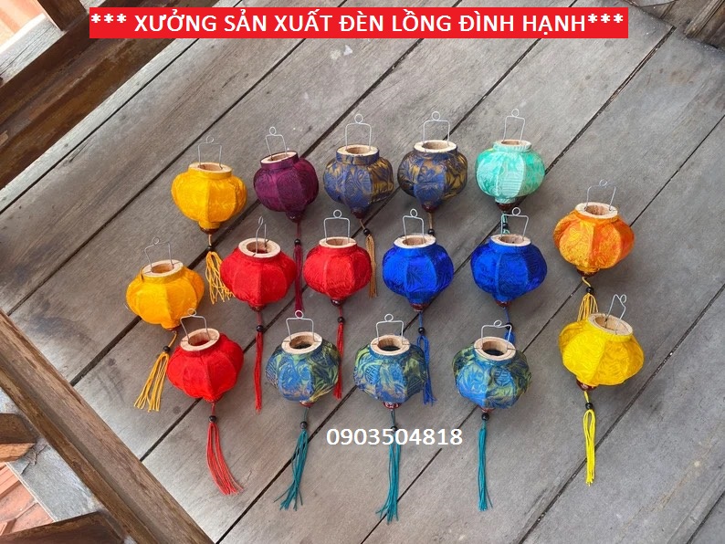 Đèn lồng tre lụa tơ tằm hội an 10cm. nhỏ nhỏ xinh xinh, dùng trang trí nhà cửa, trang trí tết, nhà hàng, khách sạn, đền chùa...