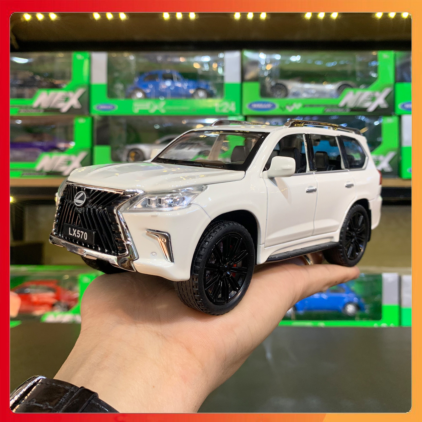 Mô hình xe lexus lx570 tỉ lệ 1:24 double horses