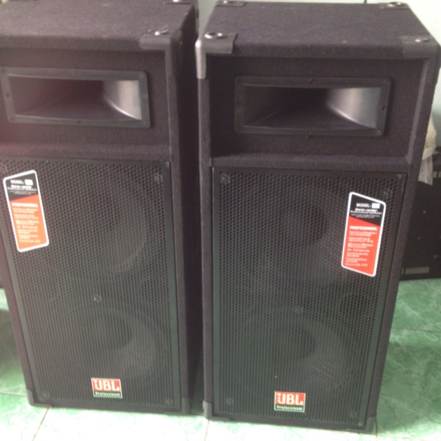 1 CÁI LOA 2BASS ĐÔI JBL KHÁCH ĐẶT