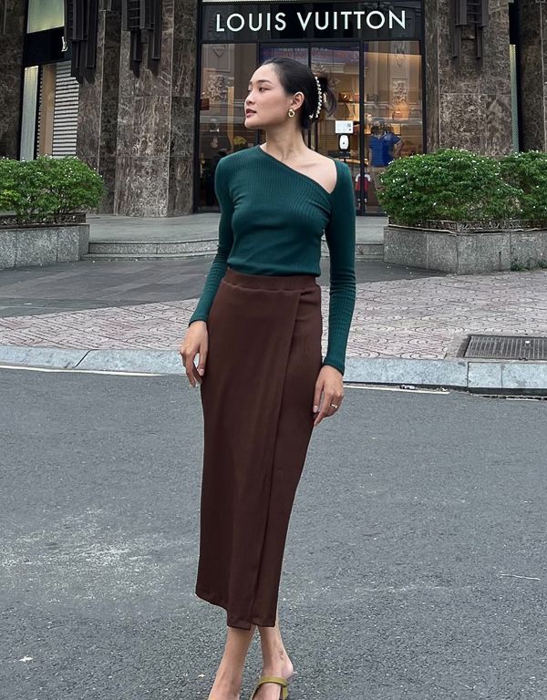 Chân váy Maybi midi suông thun gân đắp tà